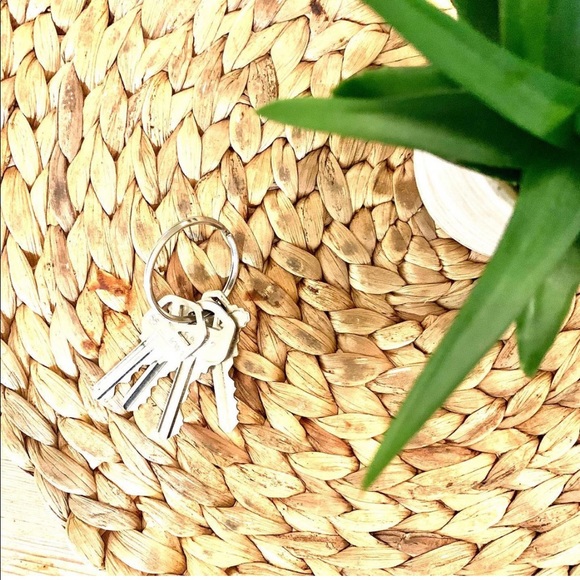 Welcome to my closet! - Picture 7 of 12